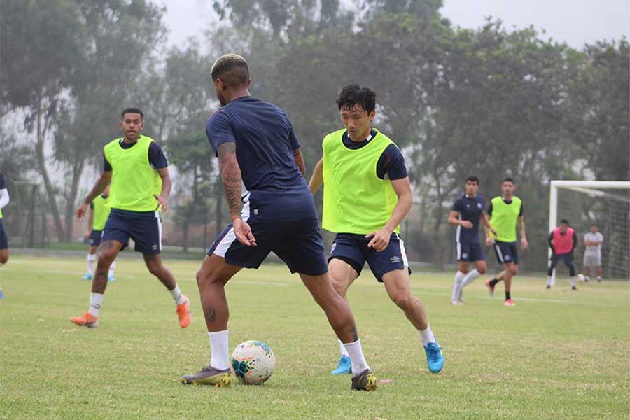 リベラ監督から過去にもオファーを受けていた澤。「若手の見本」として期待される【写真提供：デポルティボ・ムニシパル】