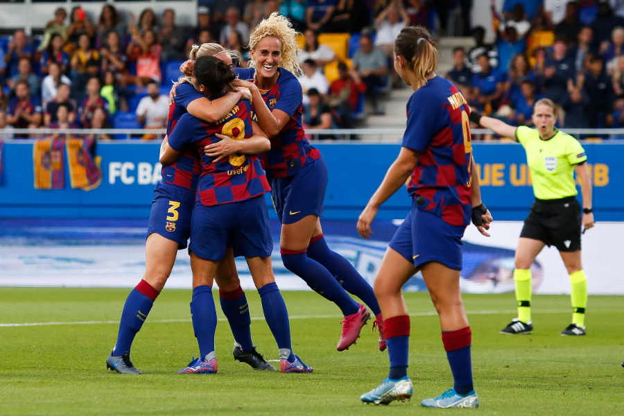 スペインサッカー連盟が女子とフットサルカテゴリーの公式戦中断を決定（写真はバルセロナの女子チーム）【写真：Getty Images】