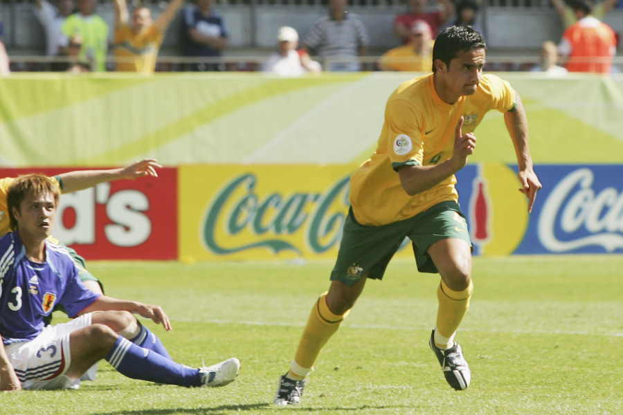 2006年W杯の日本戦で同点ゴールを決めたFWティム・ケーヒル（写真右）【写真：Getty Images】