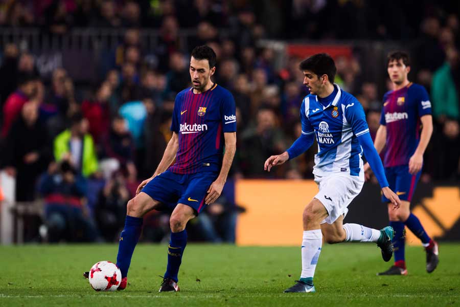 2018年にエスパニョール戦で華麗なスキルを披露したバルセロナMFブスケッツ【写真：Getty Images】