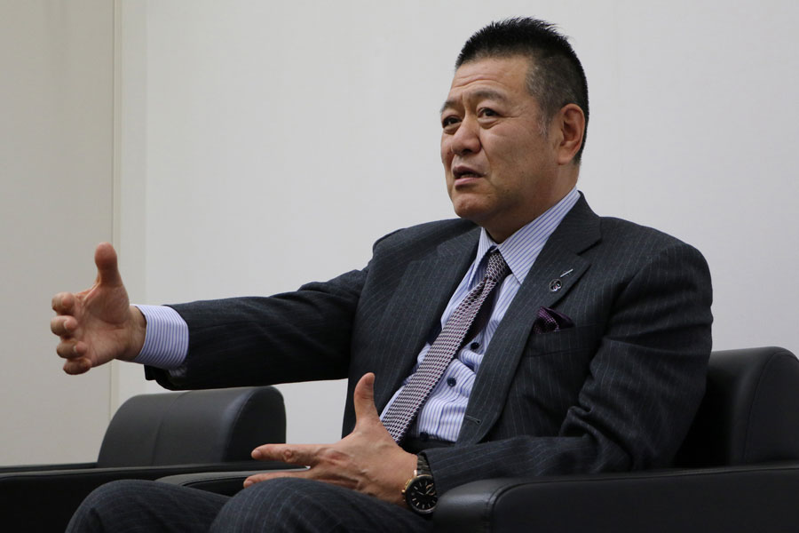 2015年W杯でエディー氏をチームディレクターとして支えた稲垣純一氏【写真：Football ZONE web】