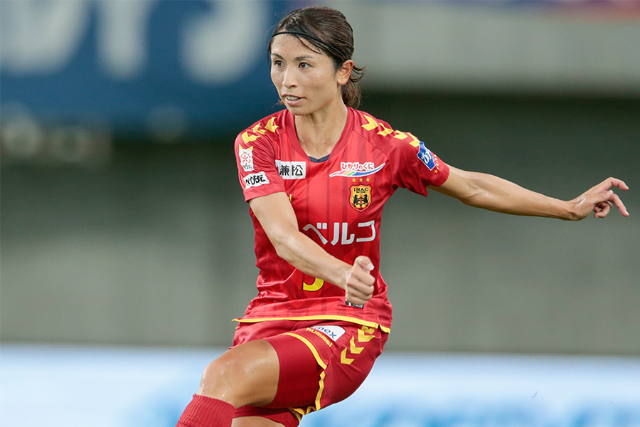 https://www.football-zone.net/wp-content/uploads/2020/05/20200523_Sameshima-INAC.jpg