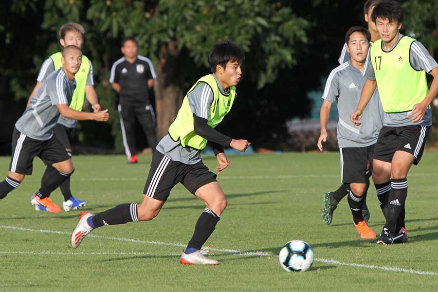 ベロオリゾンテでの練習で華麗な足技を披露した久保【写真：Football ZONE web】