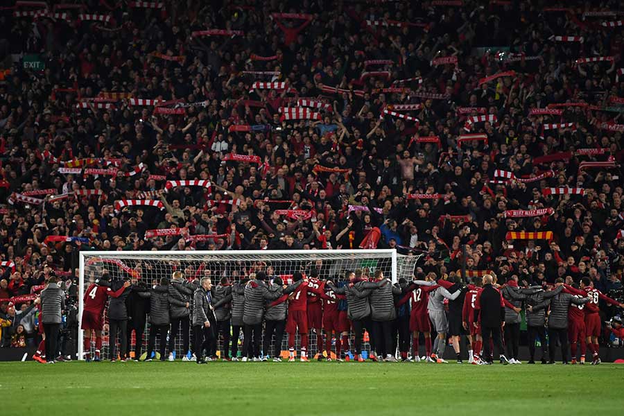 リバプールサポーターの熱い応援がチームを後押しした【写真:Getty Images】