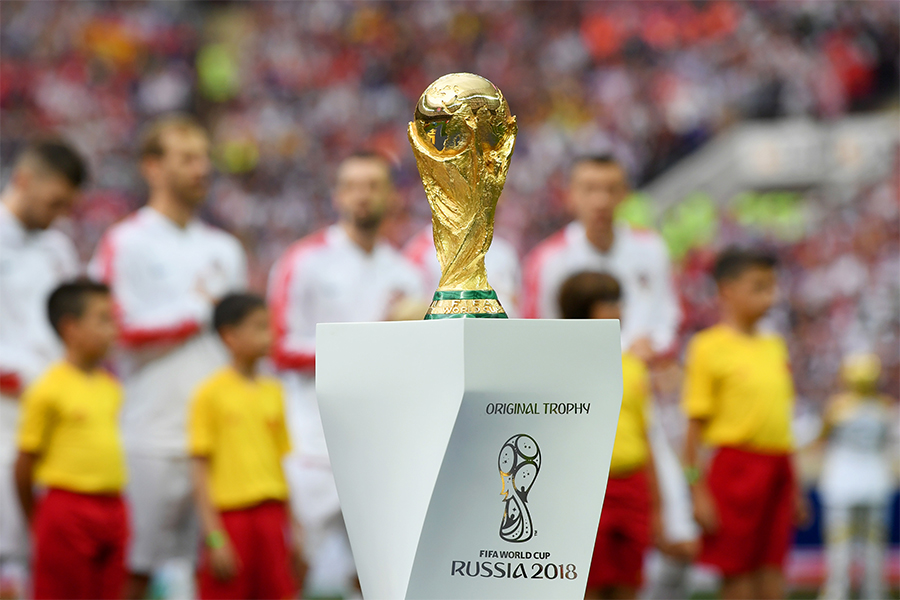 ワールドカップ大会参加国は年々増加してきた（写真はロシアW杯のトロフィー）【写真：Getty Images】