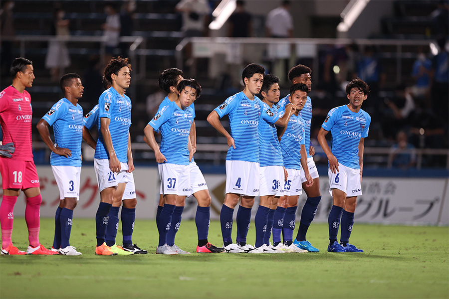 横浜FCの選手たちの試合中でのやり取りに注目【写真：高橋 学】