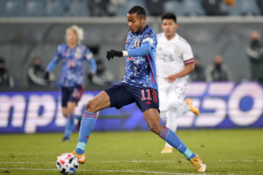 前半、決定機を決められなかった日本代表FW鈴木武蔵【写真:Getty Images】