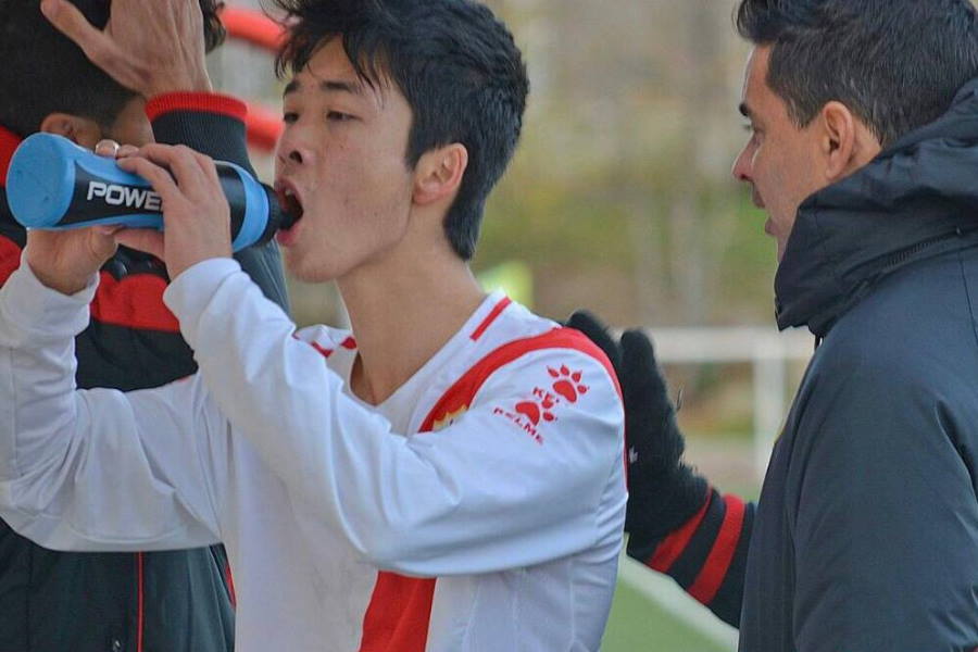 ラージョ時代にはミチェル監督（右）に指導を受けた【写真：Rayo Vallecano】