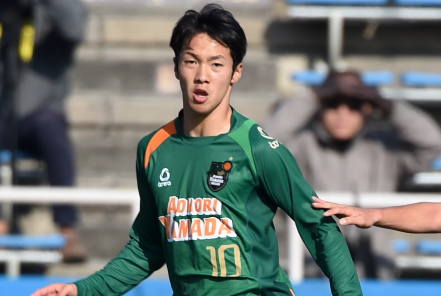 青森山田サッカー　トレーニングウェアー