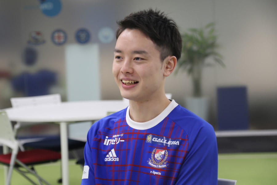 緊張を受け入れるメンタルの整え方について語るしーまん【写真:Football ZONE web】