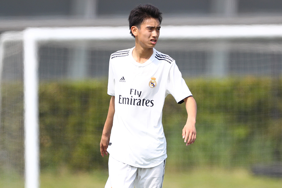 U-19日本代表の中井卓大【写真：松岡健三郎】