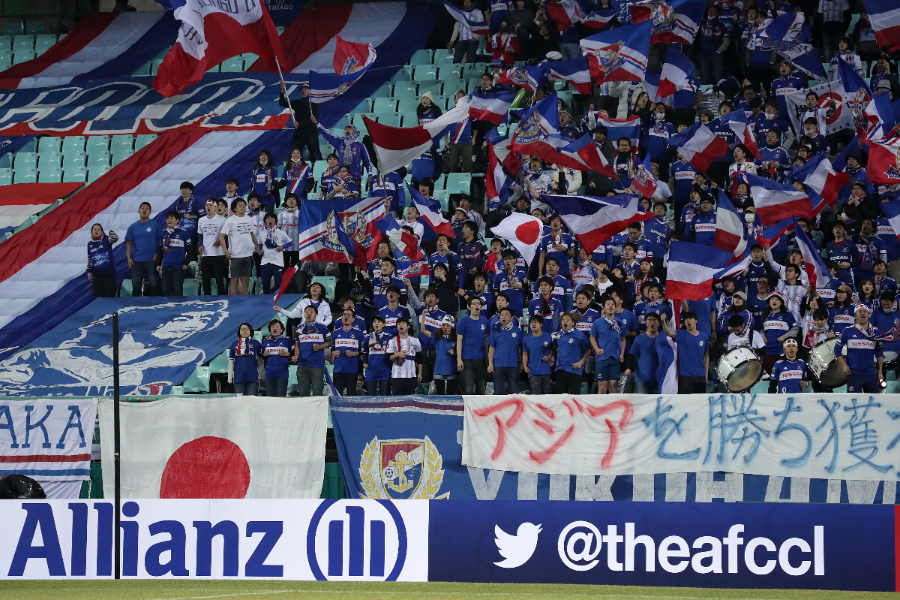 敵地・韓国まで駆け付けた横浜FMサポーター【写真：Getty Images】