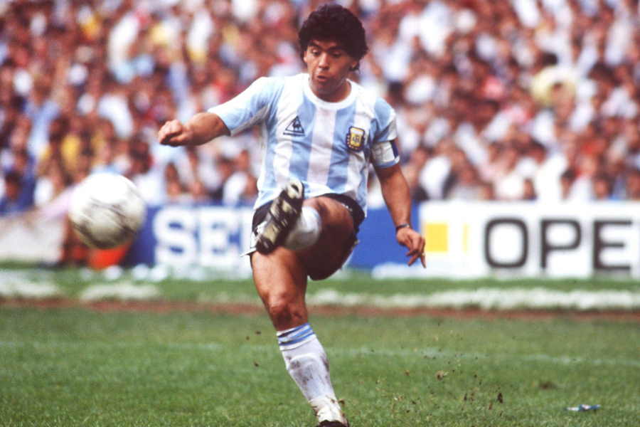 1986年W杯でのマラドーナ【写真：Getty Images】