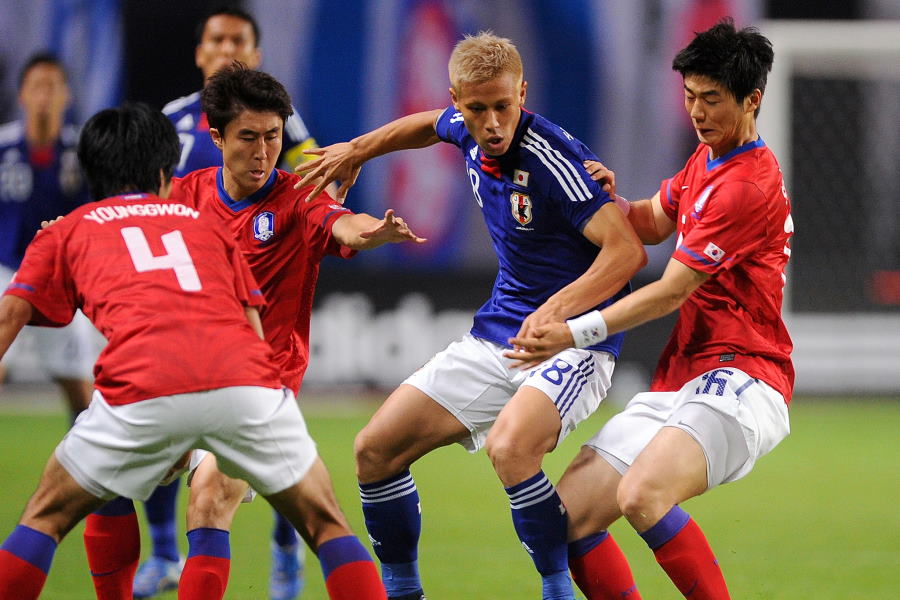 2点目のゴールを決めた本田圭佑は抜群のキープ力で日本の攻撃をコントロール【写真：Getty Images】