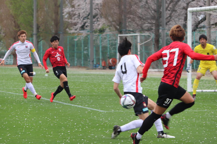 北海道コンサドーレ札幌と対戦した浦和レッズ【写真：轡田哲朗】