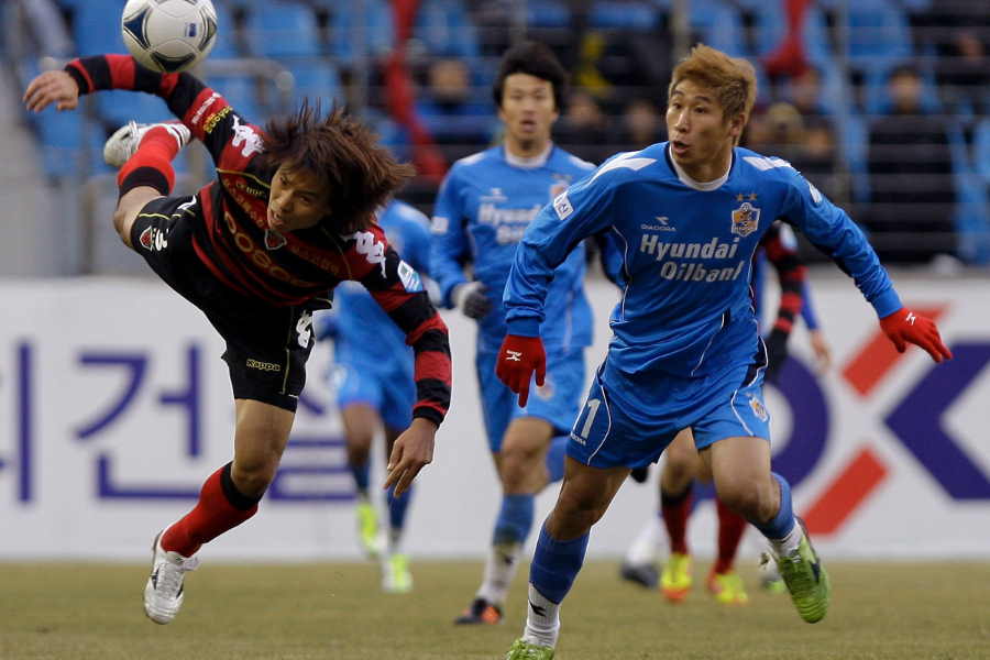 Jリーガーの新型コロナ感染報道を受け、Kリーグは慎重な姿勢を崩さない(写真はイメージ)【写真:Getty Images】