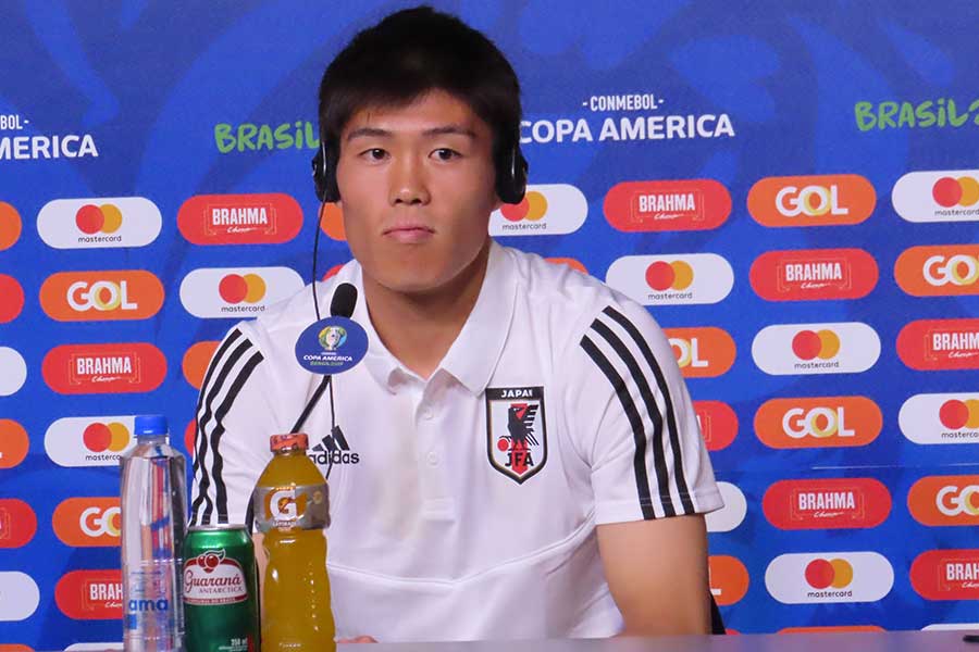 前日会見に出席した日本代表DF冨安健洋【写真:Football ZONE web】