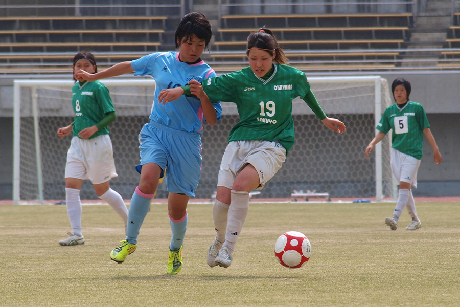 作陽高女子サッカー部時代のMF三谷沙也加（写真右19番の選手）【写真：大森琢磨】