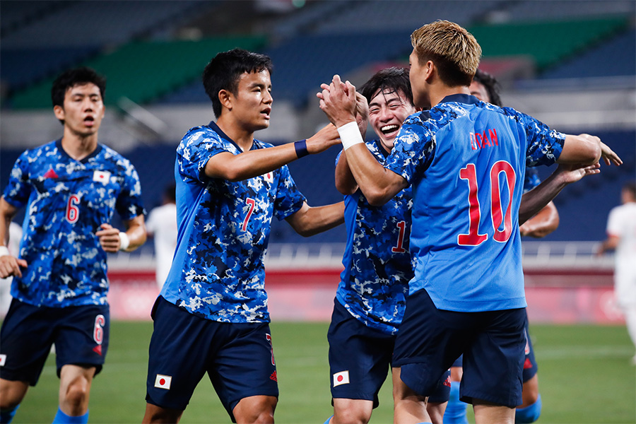 メキシコ代表に勝利してグループステージ2連勝とした日本代表の選手たち【写真:Getty Images】