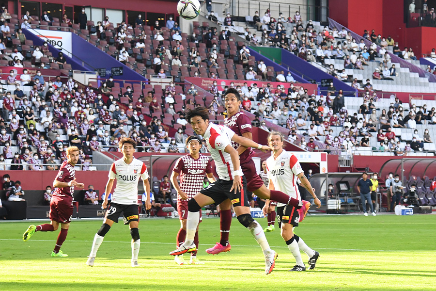 ヴィッセル神戸と浦和レッズで起きたゴール取り消しの判定について議論【写真：Getty Images】