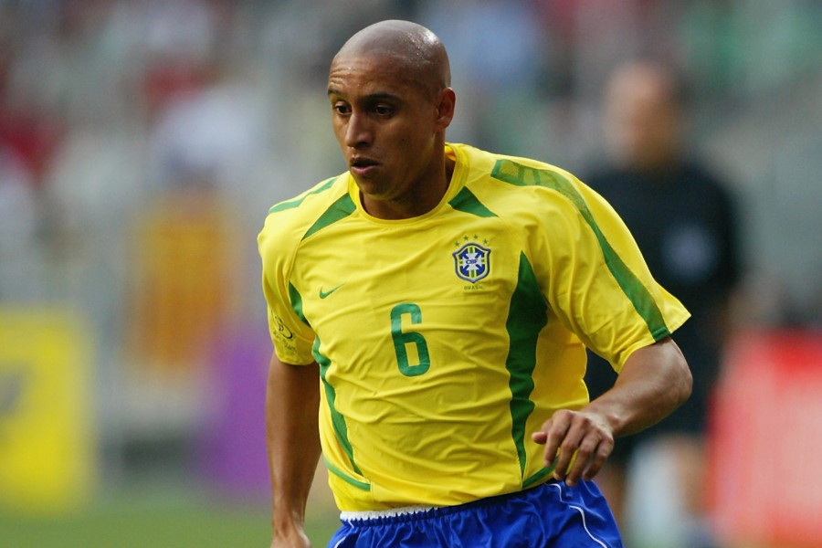 2002年W杯当時のブラジル代表DFロベルト・カルロス【写真：Getty Images】