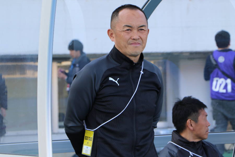 丸岡高校の小阪康弘監督【写真：Football ZONE web】