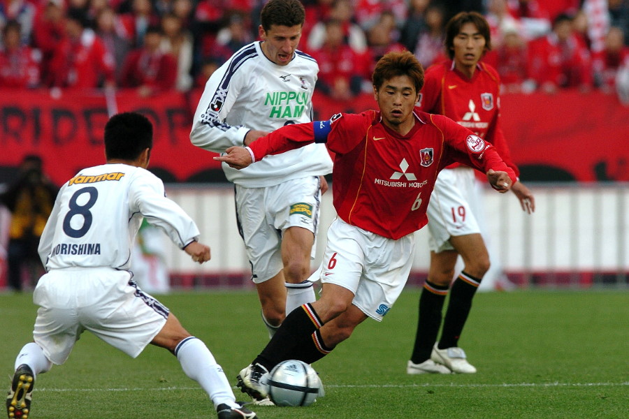 浦和レッズ時代はキャプテンマークを巻いてプレー【写真:Getty Images】