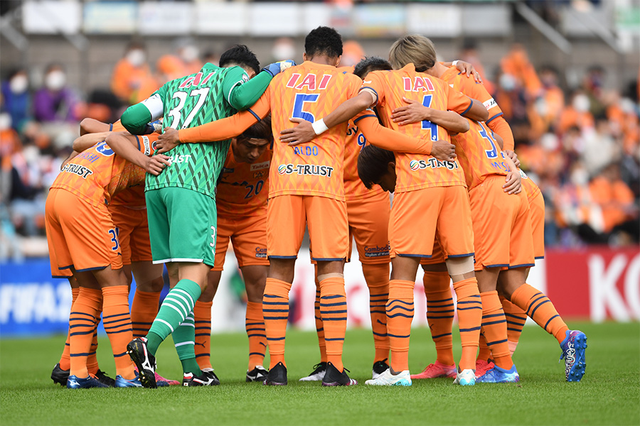 清水エスパルスのフリーキックで起きた珍場面とは【写真：Getty Images】