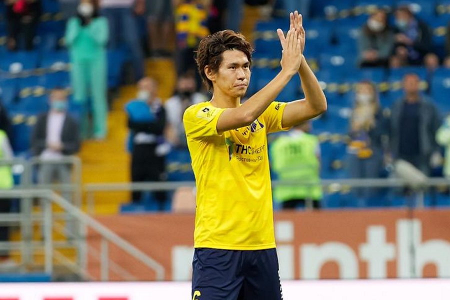 流ちょうなロシア語を披露した日本代表MF橋本拳人【写真提供：FC Rostov】