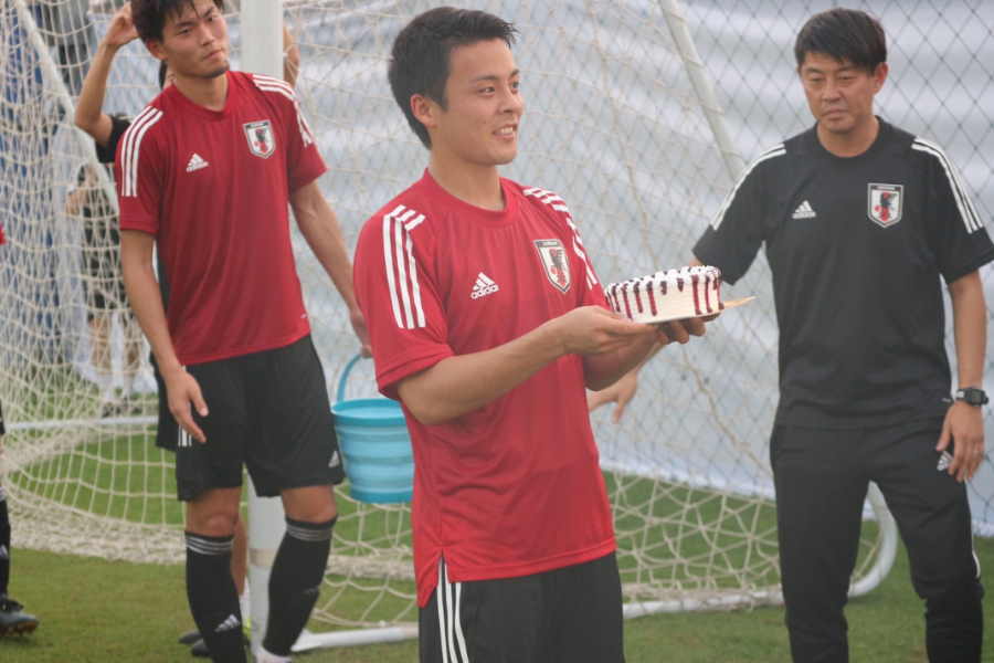 U 23日本代表mf齊藤未月 21歳の誕生日に決意表明 芸能人みたいですけど フットボールゾーン