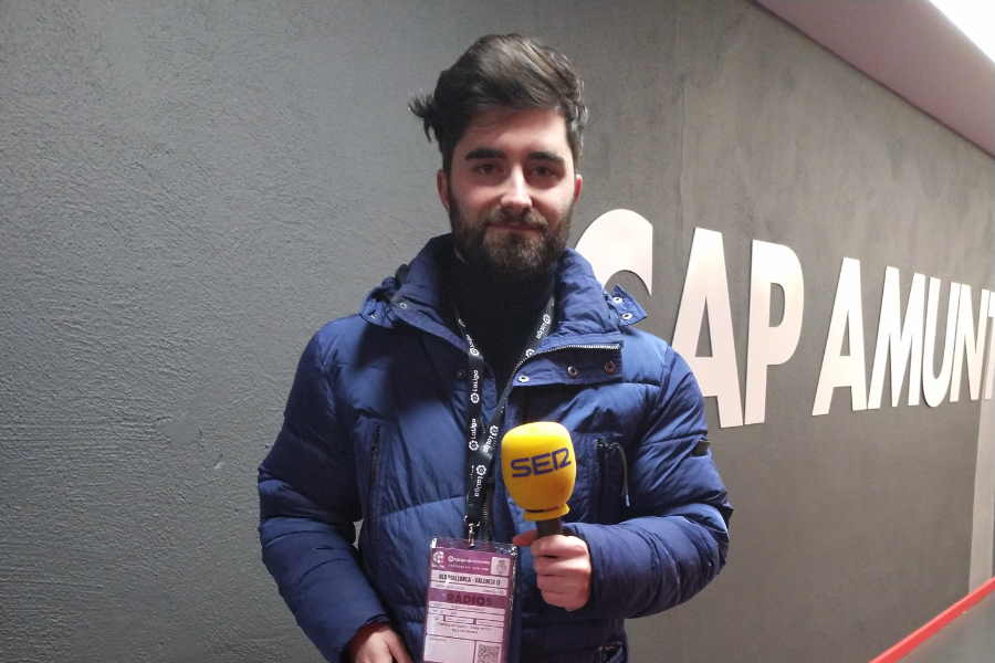 「カデナ・セール」のアルベルト・エルナンド記者【写真：Football ZONE web】