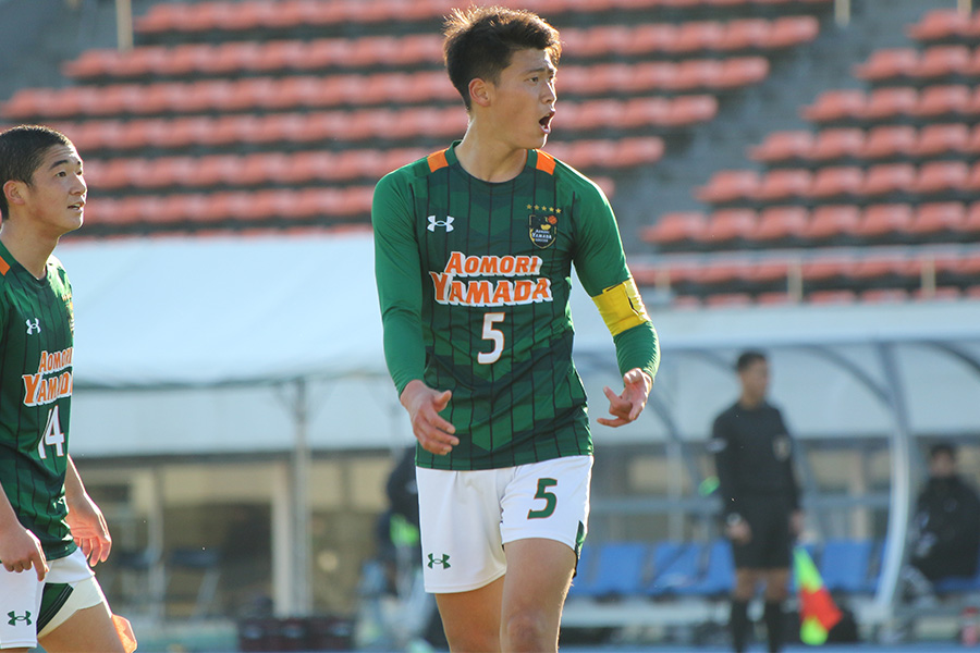 青森山田で主将を務めるDF藤原優大【写真：Football ZONE web】