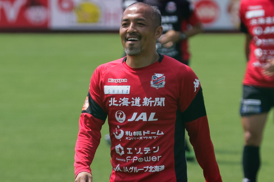 コンサドーレ札幌でプレーするMF小野伸二【写真：グレアトーン】