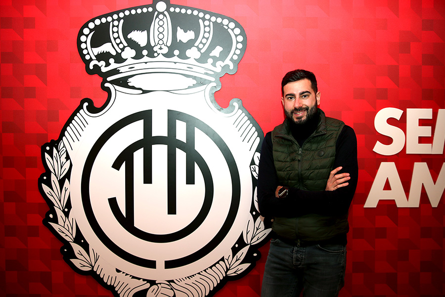 試合実況担当者も務めるダニ・バルハコバさん【写真:島田 徹】