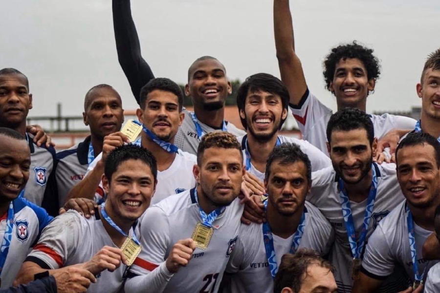 喜ぶフリブルゲンセの選手たち【写真：本人提供】