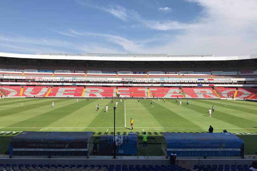 U-20は多くのチームがトップと同じスタジアムで試合を行う【写真：福岡吉央】