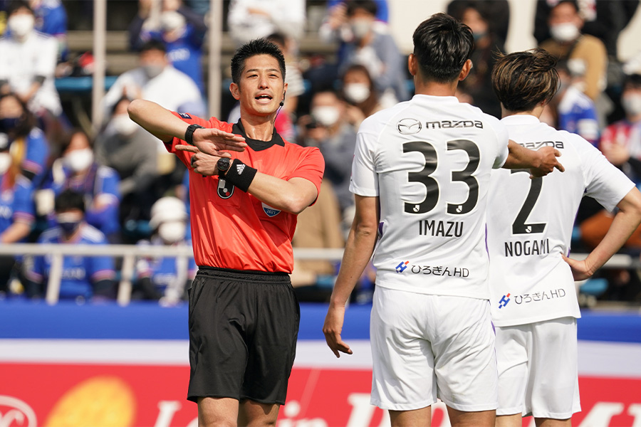 審判団と選手たちのやりとりに注目（写真はイメージです）【写真：Getty Images】