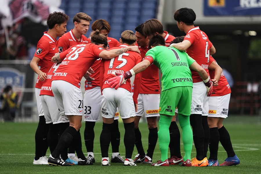 浦和は16試合を終えて14位に【写真：Getty Images】
