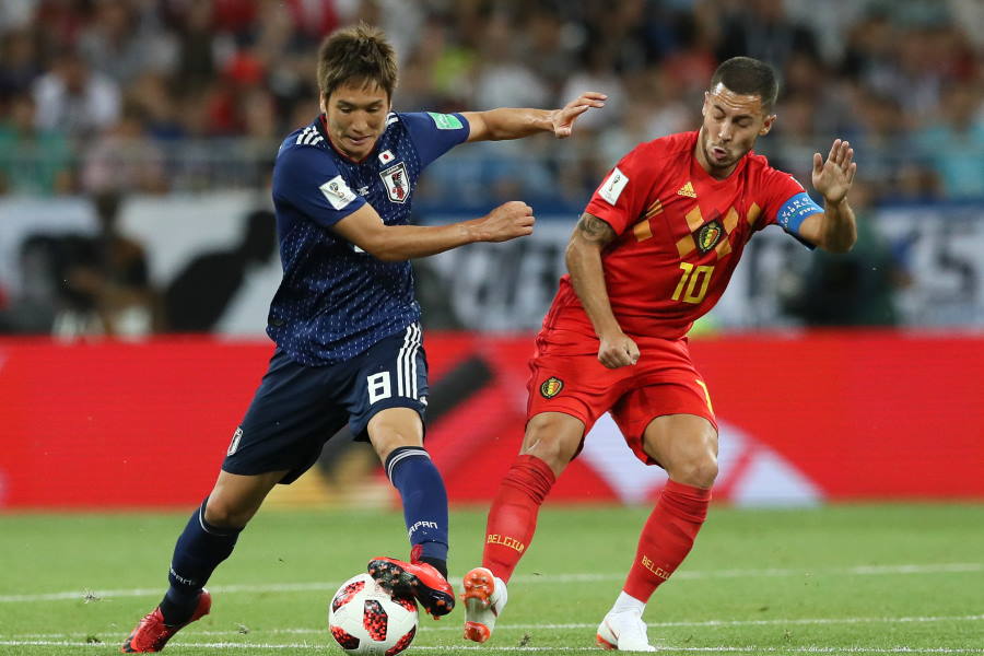 ロシアW杯でアザールと対峙するの原口元気（左）【写真：Getty Images】