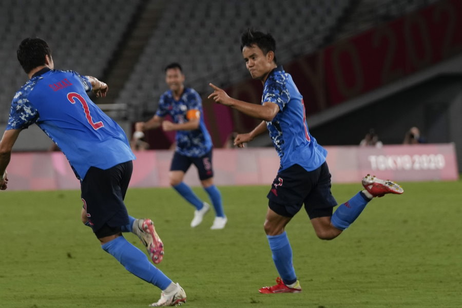 殊勲の決勝ゴールを挙げた久保建英【写真：AP】