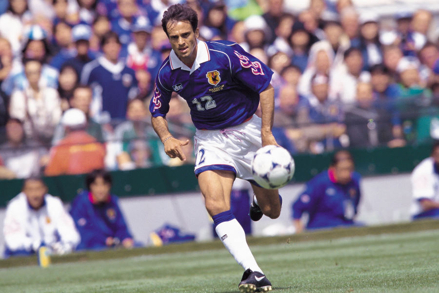 呂比須ワグナーは1997年に日本に帰化し、フランスW杯のメンバー入りを勝ち獲った【写真：Getty Images】