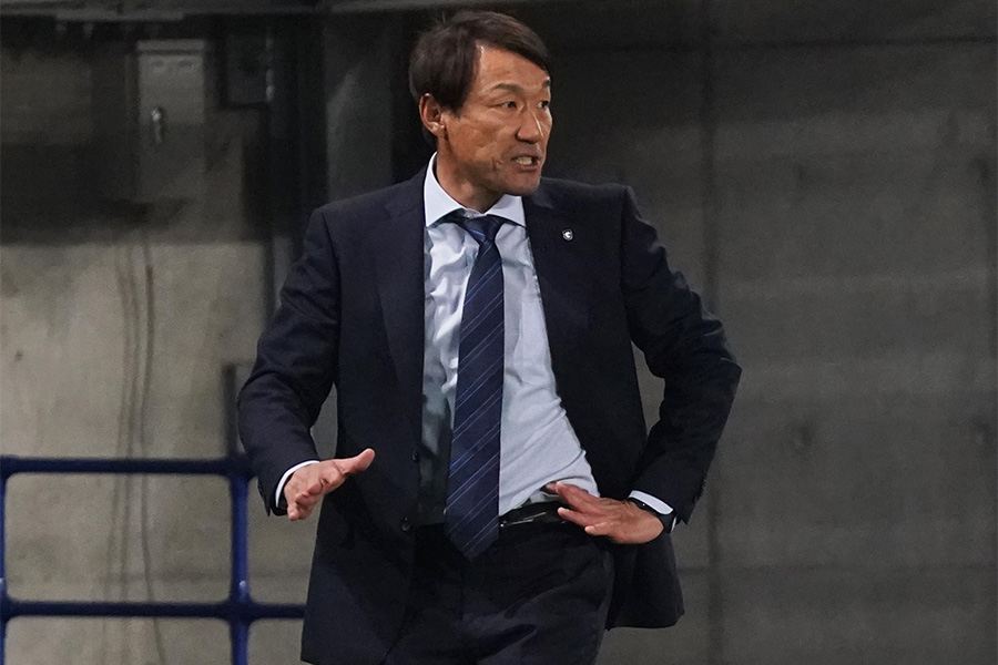片野坂知宏監督の契約解除が発表【写真:Getty Images】