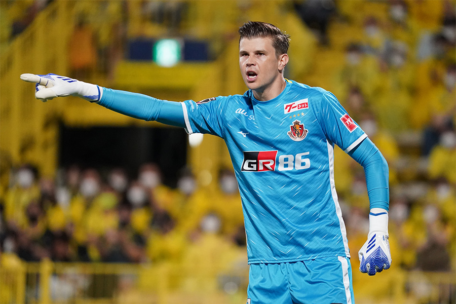 名古屋で活躍するGKランゲラック【写真：Getty Images】