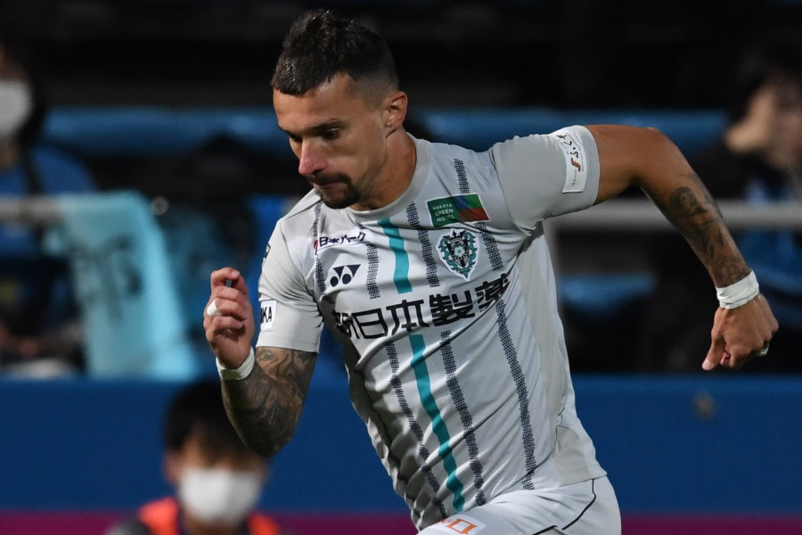 アビスパ福岡でプレーするMFジョルディ・クルークス【写真:Getty Images】