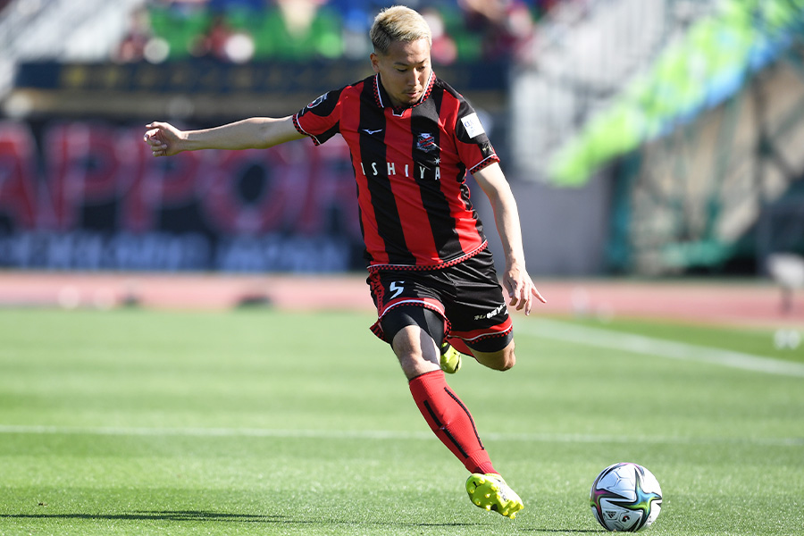 北海道コンサドーレ札幌でプレーするDF福森晃斗【写真：Getty Images】