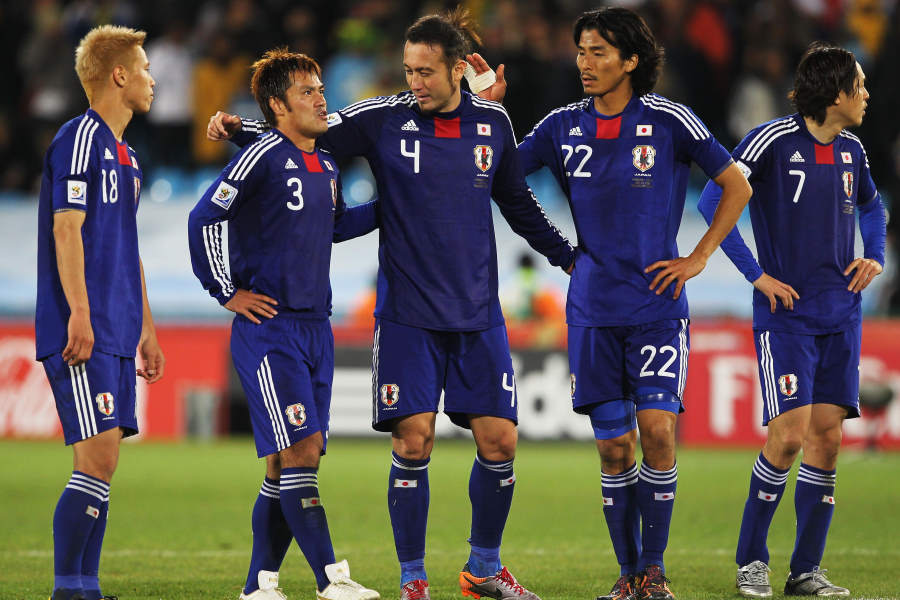 駒野友一のPK失敗でパラグアイに敗れ、日本史上初のW杯8強ならず【写真：Getty Images】