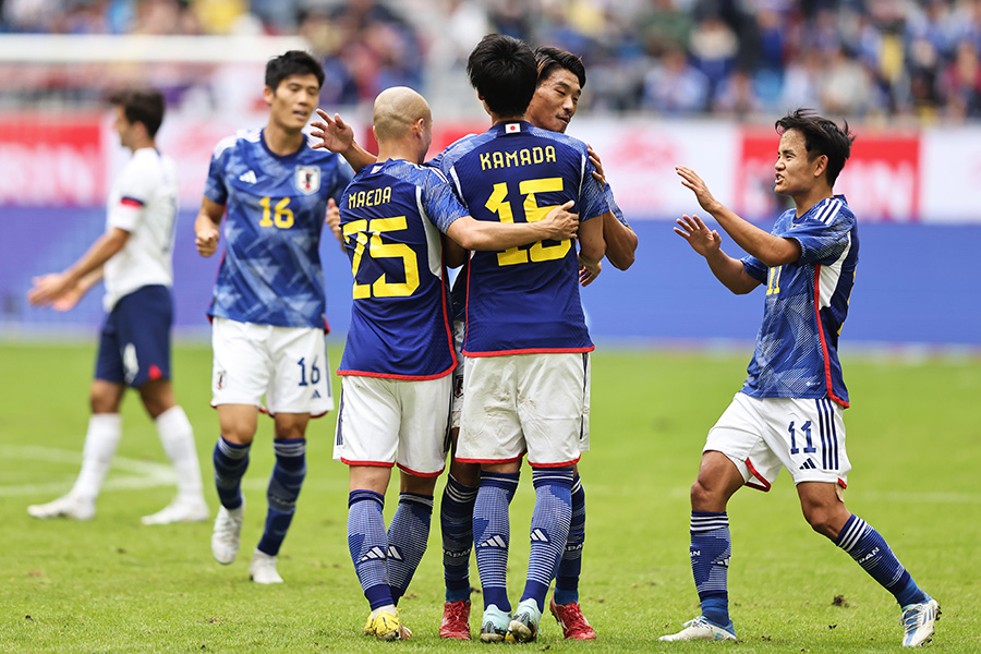 4-2-3-1システムでアメリカ戦に臨んだ日本代表【写真：Getty Images】