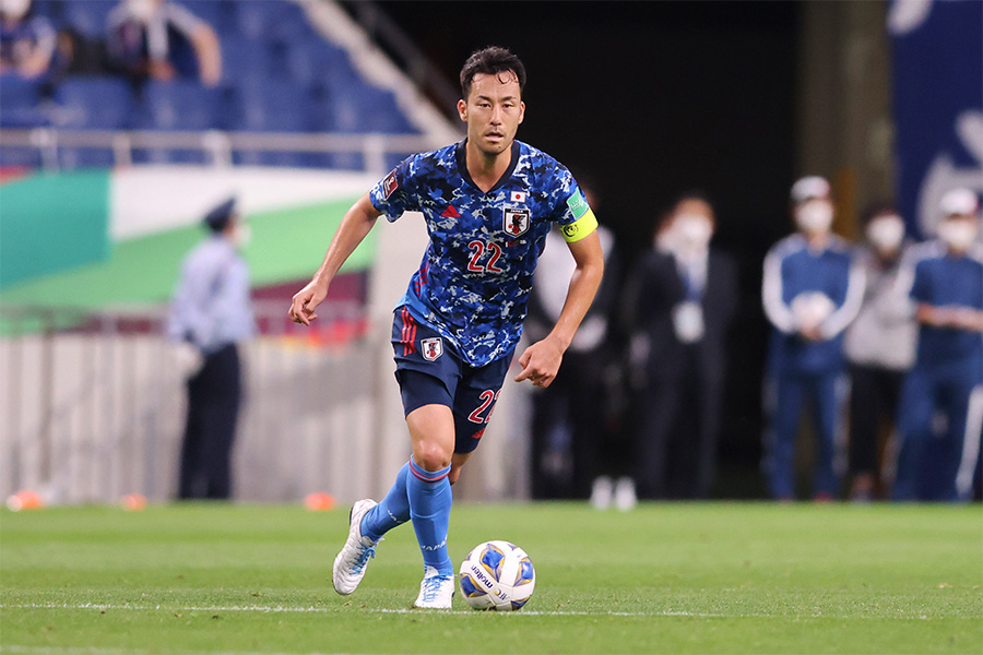 冨安とコンビを組む主将の吉田麻也【写真：高橋 学】