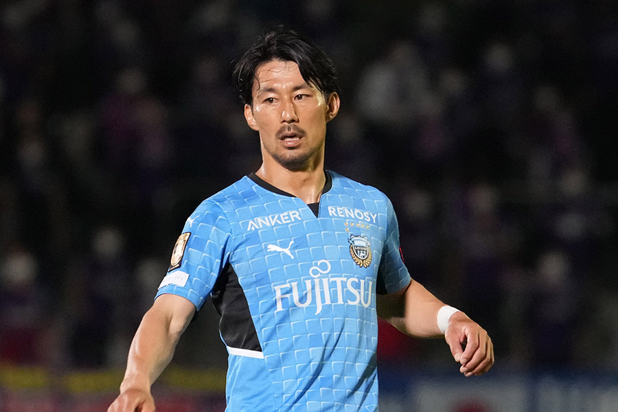川崎で活躍するMF家長昭博【写真：Getty Images】
