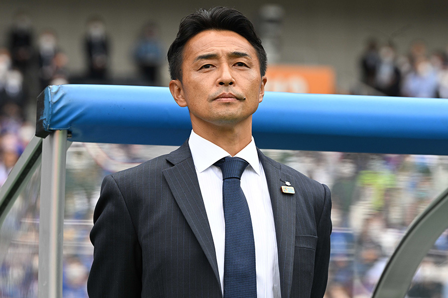 今季限りで甲府を退任することになった吉田達磨監督【写真：徳原隆元】